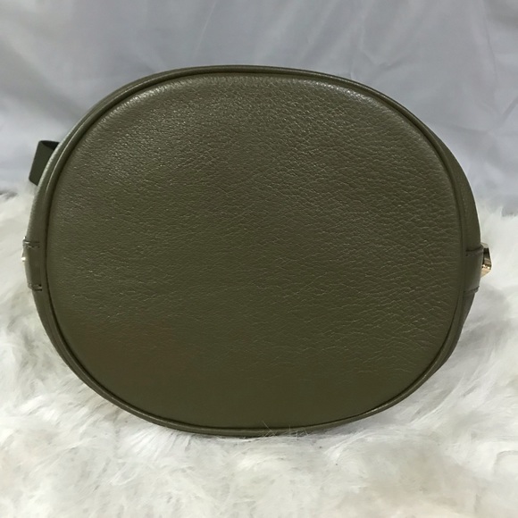 Michael Kors Brooke Green Leather Bucket Shoulder Crossbody Bag NWOT - Picture 10 of 13
